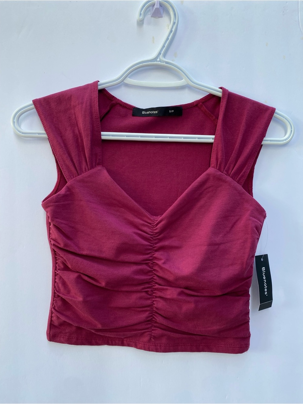 *NWT* Berry Ruched V-Neck Crop